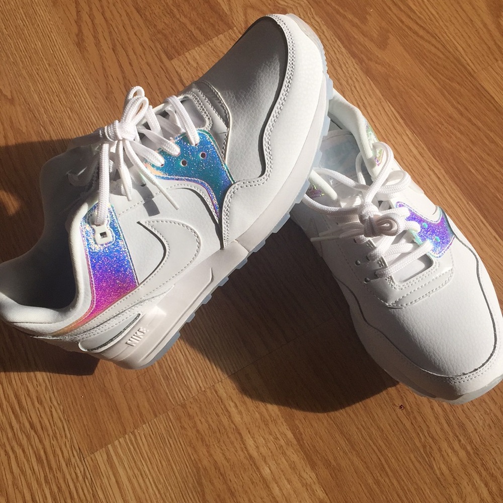8 1/2 Nike Air Pegasus ‘89 Iridescent Color Shift